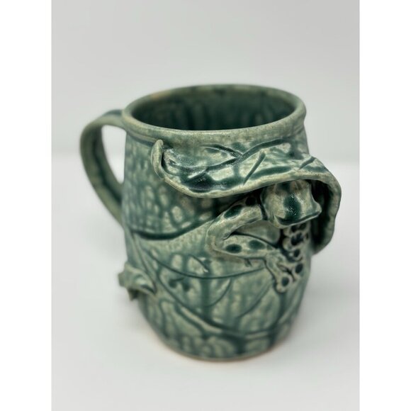 Handmade Art Pottery Green Lizard Mug Unique Ceramic Coffee Cup - Picture 1 of 13